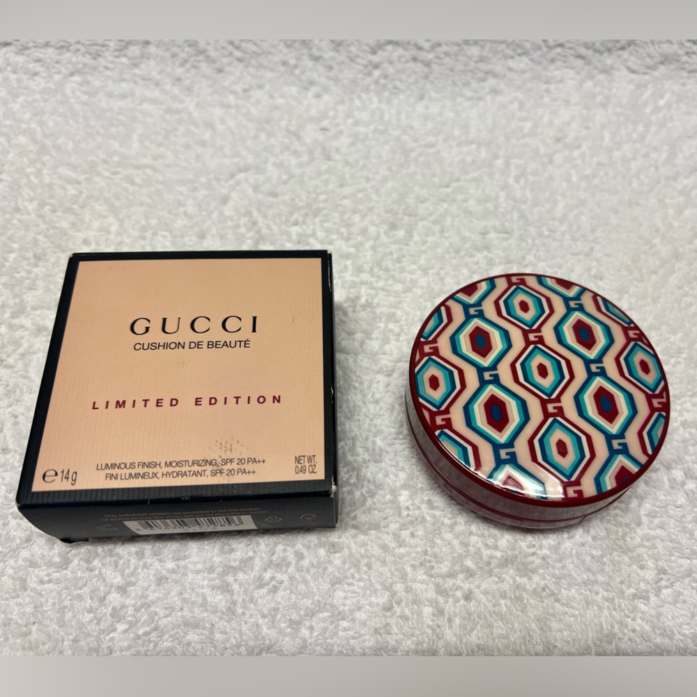 Gucci Cushion De Beauté SPF foundation - 03